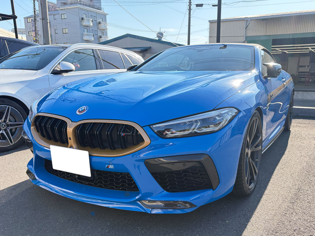 BMW　M8カブリオレ