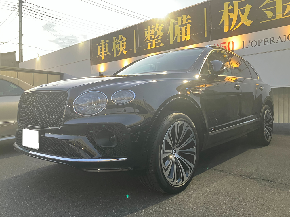 ベントレー　ベンテイガ　V8