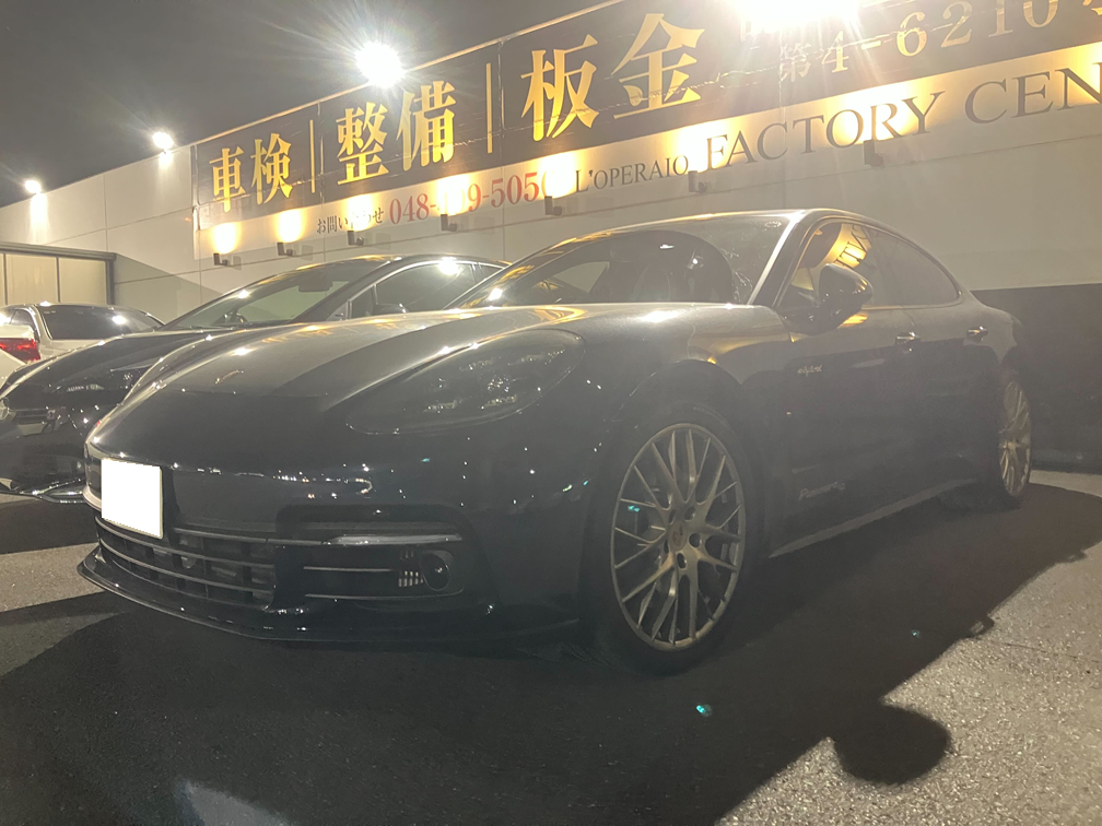 ポルシェ　パナメーラ4EHV