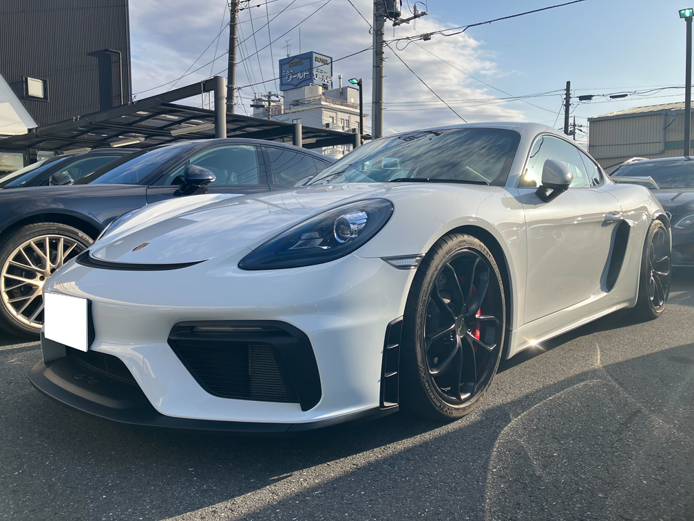 ポルシェ　718ケイマンGT4